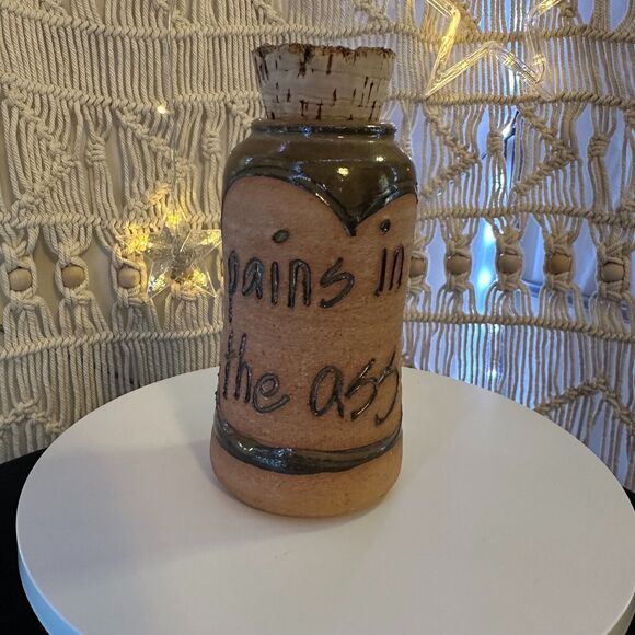 Vintage Pottery Crock with Cork Lid says "Pains in the Ass" made in USA 1980's - Picture 4 of 9